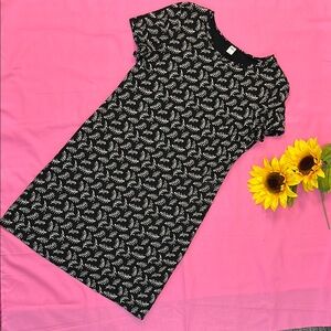 Elegant Black and White Leaf Print Dress